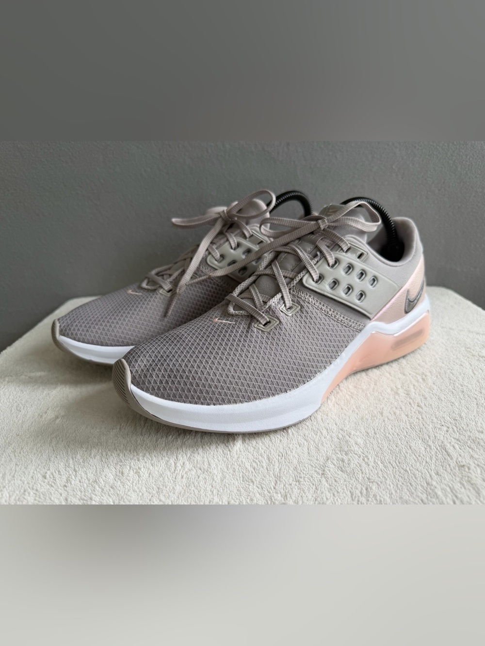 Nike Air Max Bella TR 4 Training Shoes s9.5  Women’s Grey/Metallic Pewter